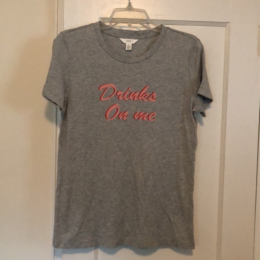 🎀 5/$20 🎀 1901 “Drinks On Me” t-shirt